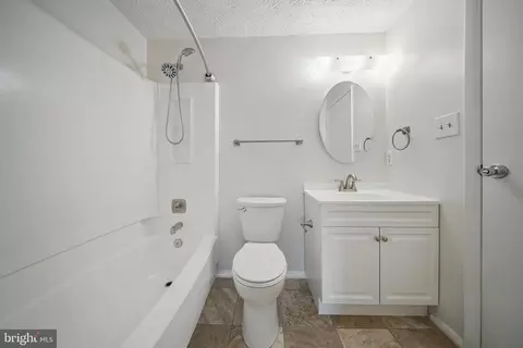 8282 Crestmont Cir, Springfield, VA 22153 photo 11