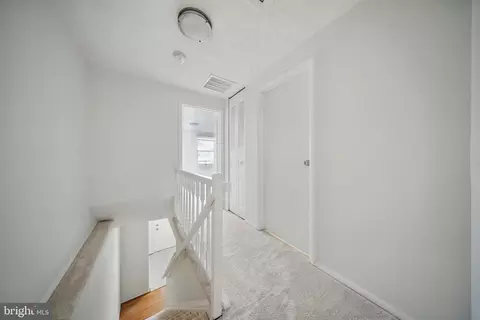 8282 Crestmont Cir, Springfield, VA 22153 photo 16