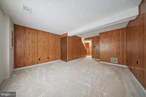 8282 Crestmont Cir, Springfield, VA 22153 photo 19