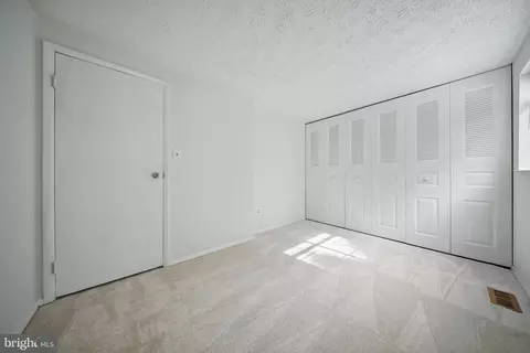 8282 Crestmont Cir, Springfield, VA 22153 photo 15