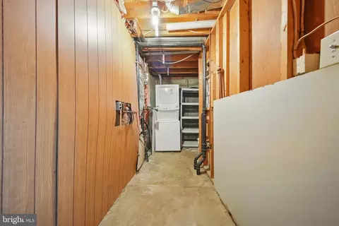 8282 Crestmont Cir, Springfield, VA 22153 photo 22