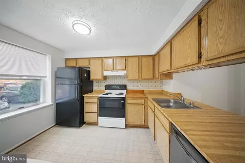 8282 Crestmont Cir, Springfield, VA 22153 photo 26