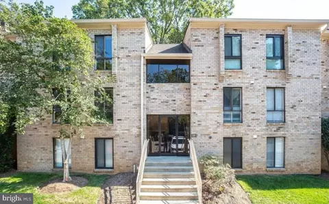 2321 Freetown Ct #24/11C, Reston, VA 20191
