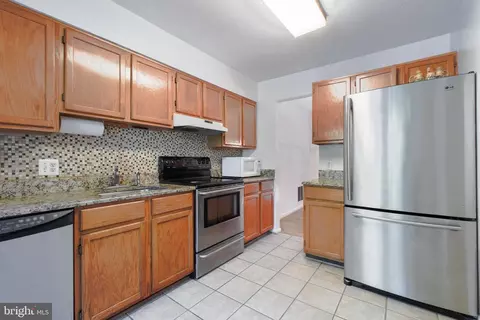 Kitchen - 1655 Oak Spring Way, Reston, VA 20190 photo 3 of 3