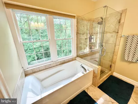 Bath - 1310 Sundial Dr, Reston, VA 20194 photo 4 of 7