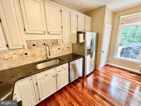 Kitchen - 1310 Sundial Dr, Reston, VA 20194 photo 5 of 5