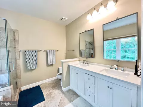 Bath - 1310 Sundial Dr, Reston, VA 20194 photo 5 of 7