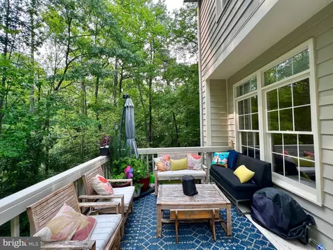 Exterior - 1310 Sundial Dr, Reston, VA 20194 photo 6 of 9