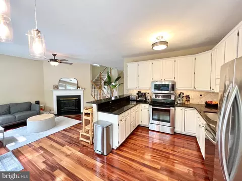 Kitchen - 1310 Sundial Dr, Reston, VA 20194 photo 3 of 5