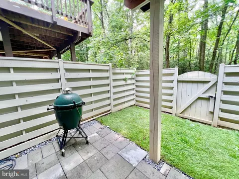 Exterior - 1310 Sundial Dr, Reston, VA 20194 photo 3 of 9