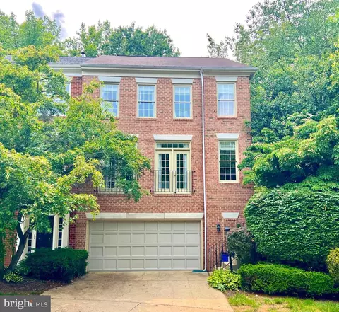 Exterior - 1310 Sundial Dr, Reston, VA 20194 photo 9 of 9