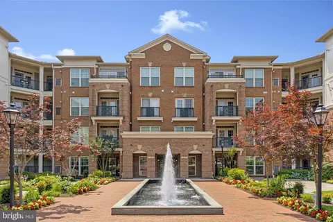 2903 Saintsbury Plz # 302, Fairfax, VA 22031