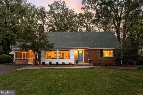 3911 Gibbs St, Alexandria, VA 22309