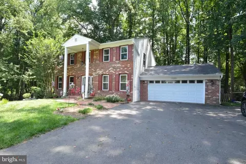 12305 Westwood Hills Dr, Herndon, VA 20171