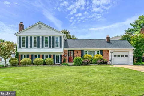 5901 Wivenhoe Ct, Alexandria, VA 22315