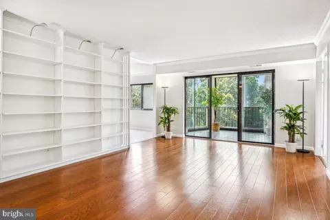 5902 Mount Eagle Dr #718, Alexandria, VA 22303