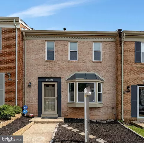 9859 Lakepointe Dr, Burke, VA 22015