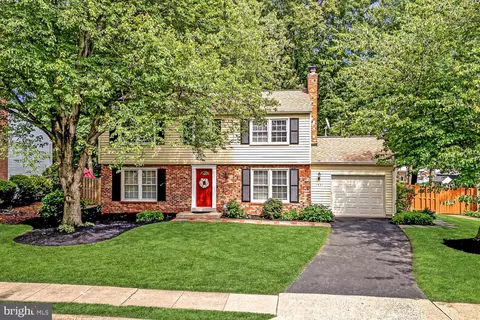 1537 Powells Tavern Pl, Herndon, VA 20170