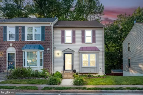 5690 Chapel Run Ct, Centreville, VA 20120