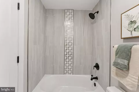 9025 Mulvaney Ct, Springfield, VA 22152 photo 13