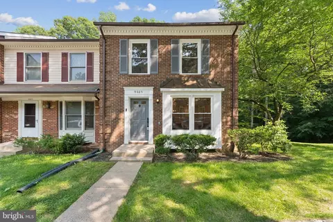 9025 Mulvaney Ct, Springfield, VA 22152 photo 2
