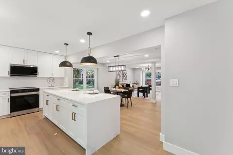 9025 Mulvaney Ct, Springfield, VA 22152 photo 15