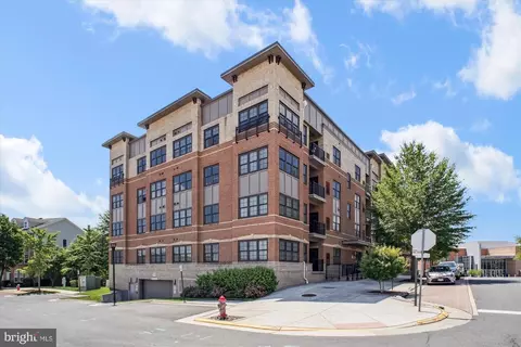 9523 Bastille St #1-408, Fairfax, VA 22031