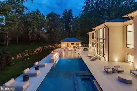 Exterior - 6501 Bright Mountain Rd, Mclean, VA 22101 photo 11 of 11