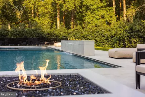 Exterior - 6501 Bright Mountain Rd, Mclean, VA 22101 photo 9 of 11