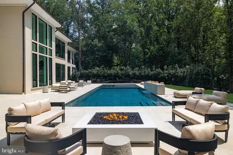 Exterior - 6501 Bright Mountain Rd, Mclean, VA 22101 photo 7 of 11