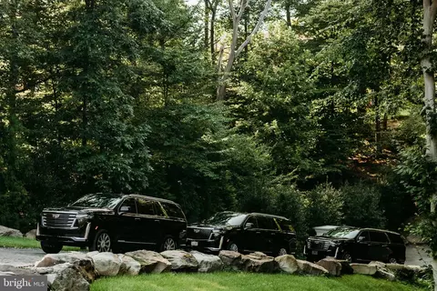 Exterior - 6501 Bright Mountain Rd, Mclean, VA 22101 photo 3 of 11