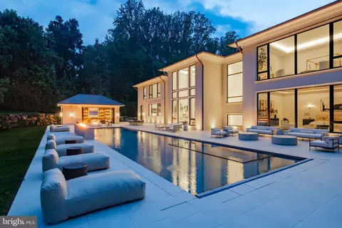 Exterior - 6501 Bright Mountain Rd, Mclean, VA 22101 photo 10 of 11