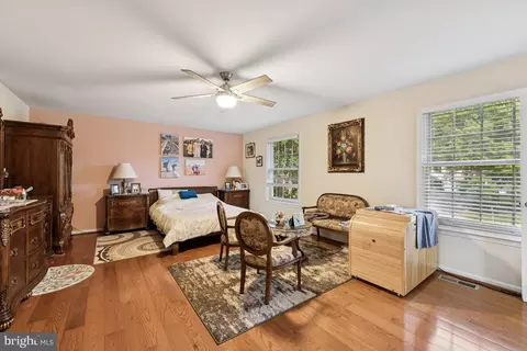 Bedroom - 6625 Weatheford Ct, Mclean, VA 22101 photo 4 of 6
