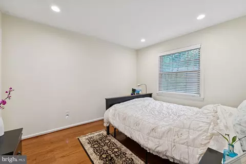 Bedroom - 6625 Weatheford Ct, Mclean, VA 22101 photo 3 of 6