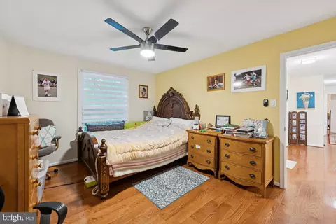 Bedroom - 6625 Weatheford Ct, Mclean, VA 22101 photo 2 of 6