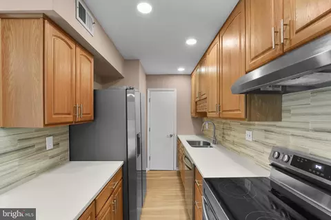 5904 E Kingsford Rd #418, Springfield, VA 22152 photo 14