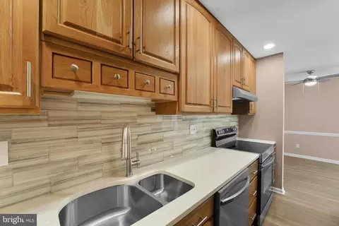 5904 E Kingsford Rd #418, Springfield, VA 22152 photo 15