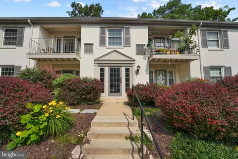 5904 E Kingsford Rd #418, Springfield, VA 22152