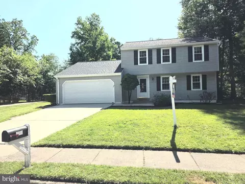 5039 Kenerson Dr, Fairfax, VA 22032