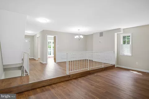 8530 Raglan Rd, Vienna, VA 22182 photo 19