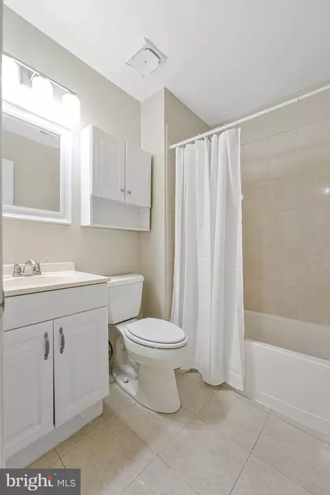 8530 Raglan Rd, Vienna, VA 22182 photo 39