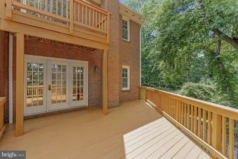 8530 Raglan Rd, Vienna, VA 22182 photo 18