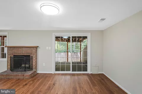 8530 Raglan Rd, Vienna, VA 22182 photo 47