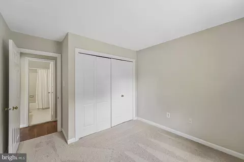 8530 Raglan Rd, Vienna, VA 22182 photo 30