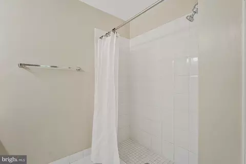 8530 Raglan Rd, Vienna, VA 22182 photo 26