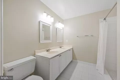 8530 Raglan Rd, Vienna, VA 22182 photo 25