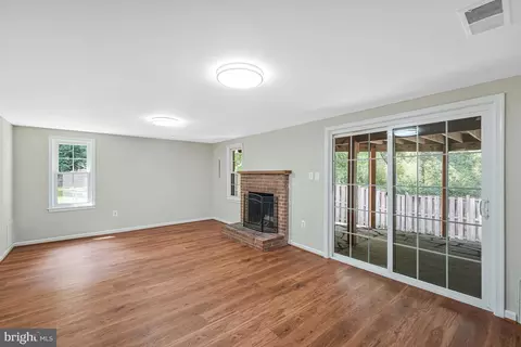 8530 Raglan Rd, Vienna, VA 22182 photo 44