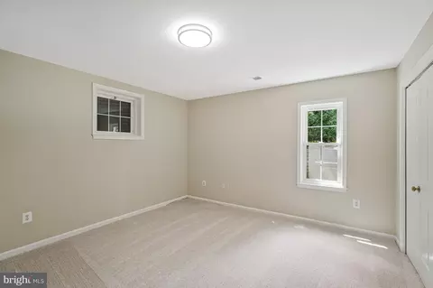 8530 Raglan Rd, Vienna, VA 22182 photo 40