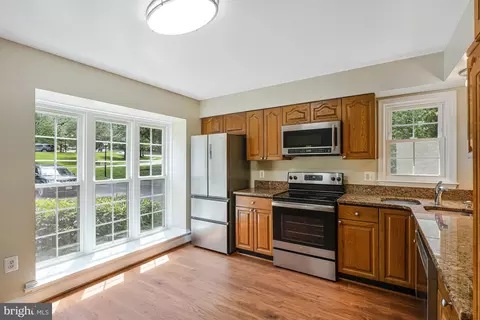 8530 Raglan Rd, Vienna, VA 22182 photo 8