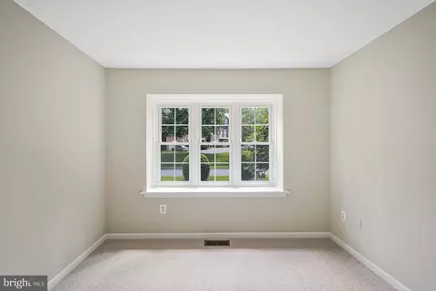 8530 Raglan Rd, Vienna, VA 22182 photo 34